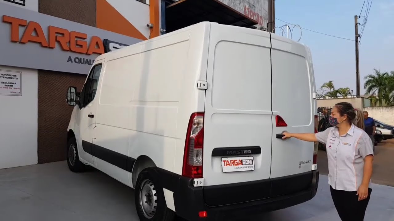 RENAULT MASTER - REVESTIMENTO INTERNO DO FURGÃO (MADEIRA E CARPETE) #rioclarosp #targasom