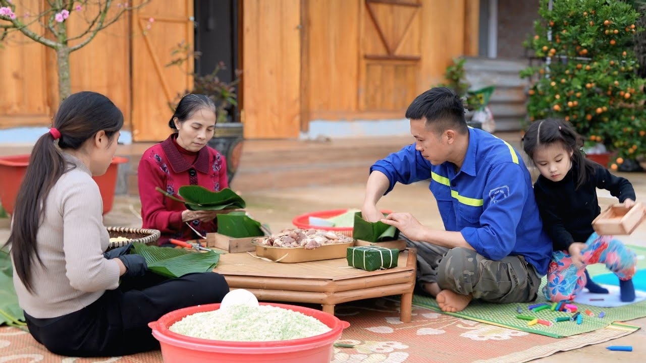 Banh Chung symbolize the earth, while Banh Day symbolize the sky.