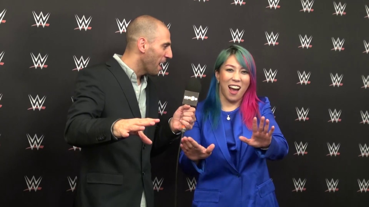 Trying to interview WWE's Asuka is funny :)
