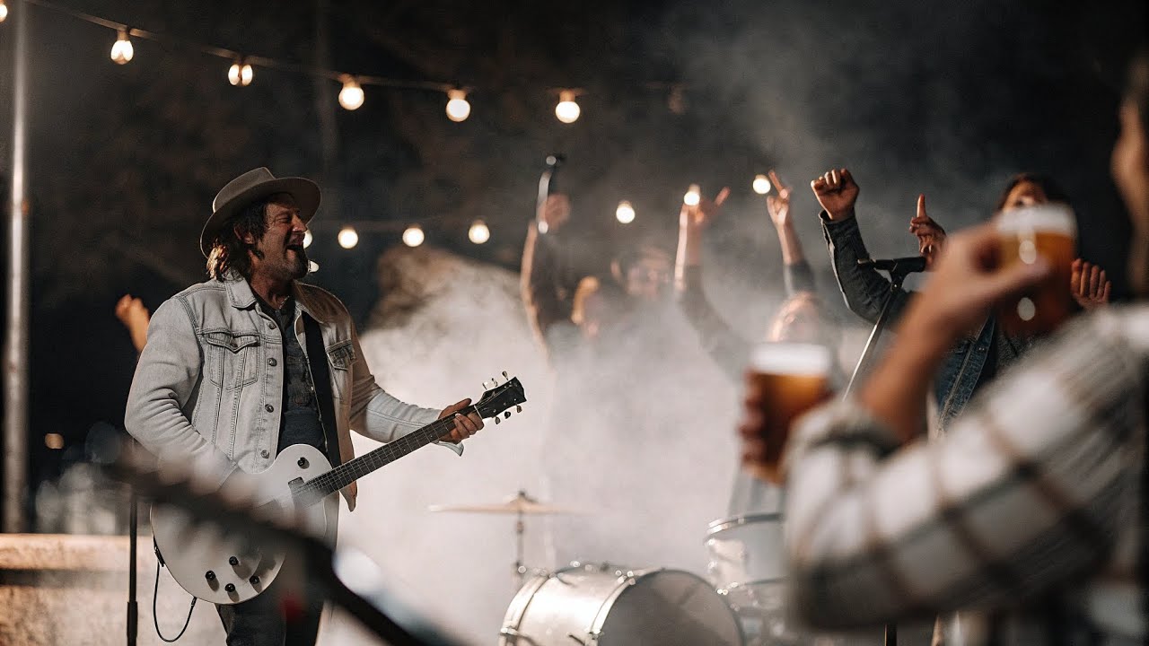 The Roadhouse Sons – Brothers of the Road (Sing It Loud)