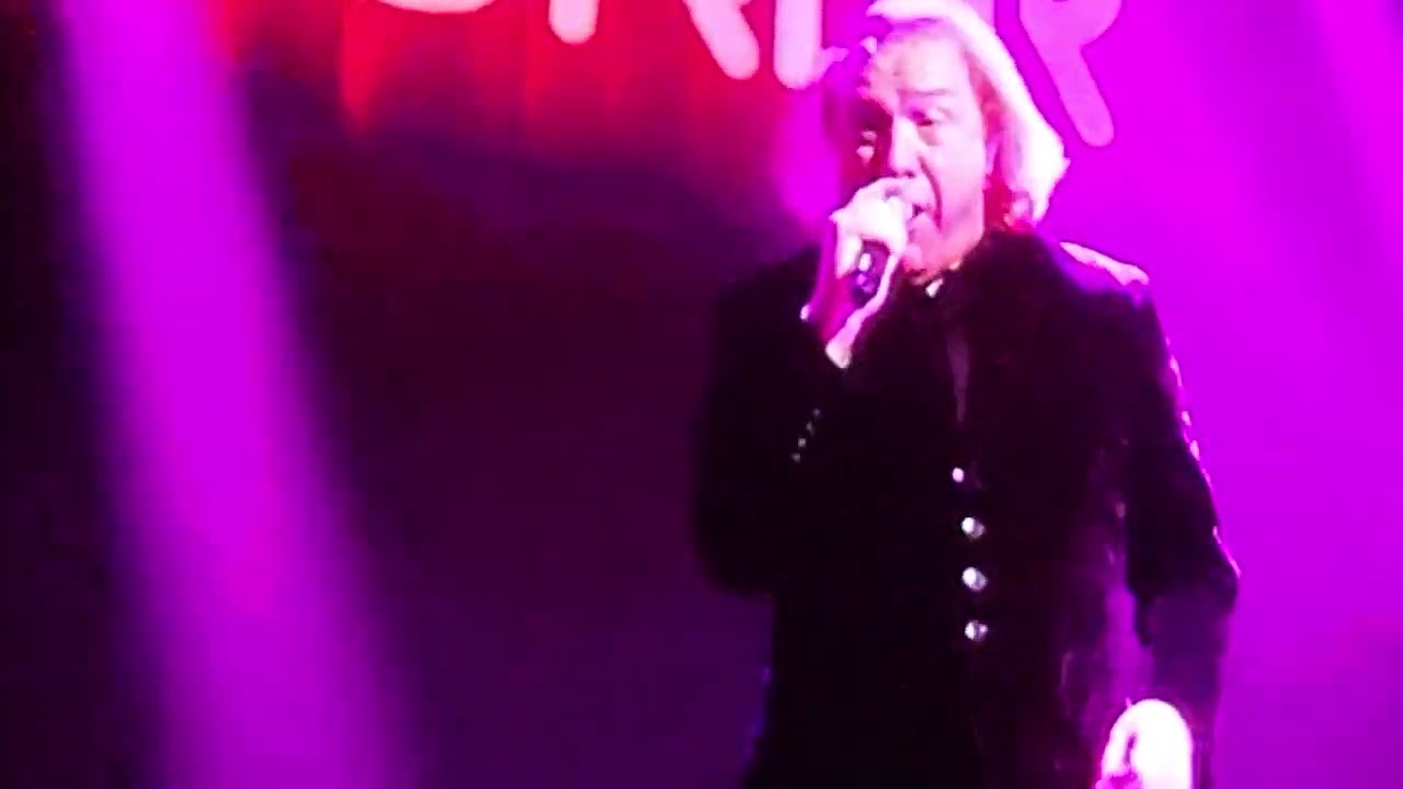 FOREIGNER EN GUADALAJARA, LOU GRAMM: LONG, LONG WAY FROM HOME - I WANT TO KNOW WHAT LOVE IS
