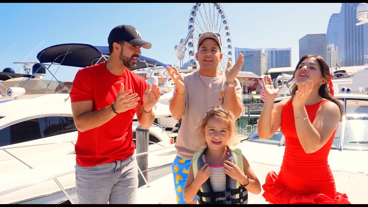 24 Horas Viviendo en un Barco con @LosMeniquesDeLaCasa🛳️ | Saritah Bebe