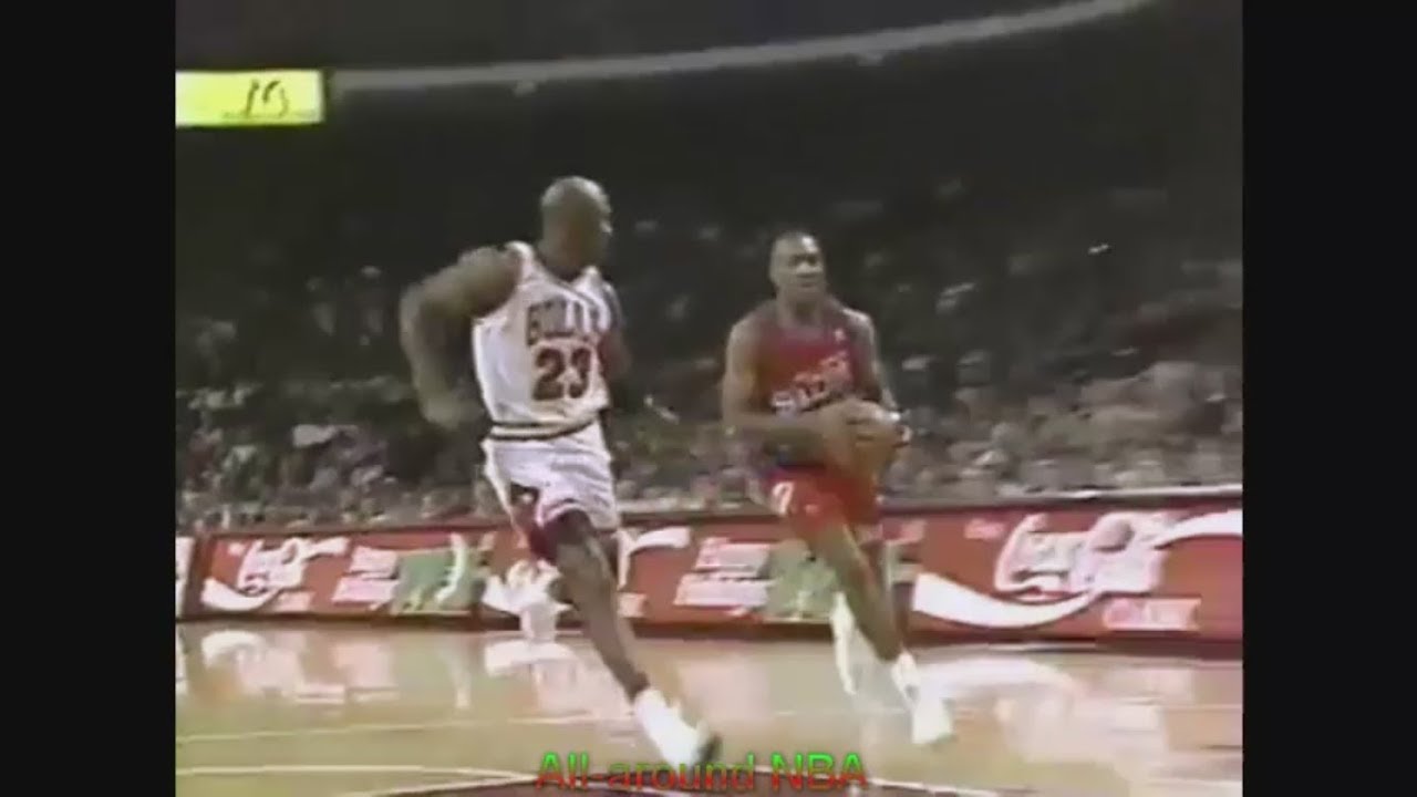 NBA Duels: Michael Jordan 23 Pts Vs. Hersey Hawkins 24 Pts, 1992-93.
