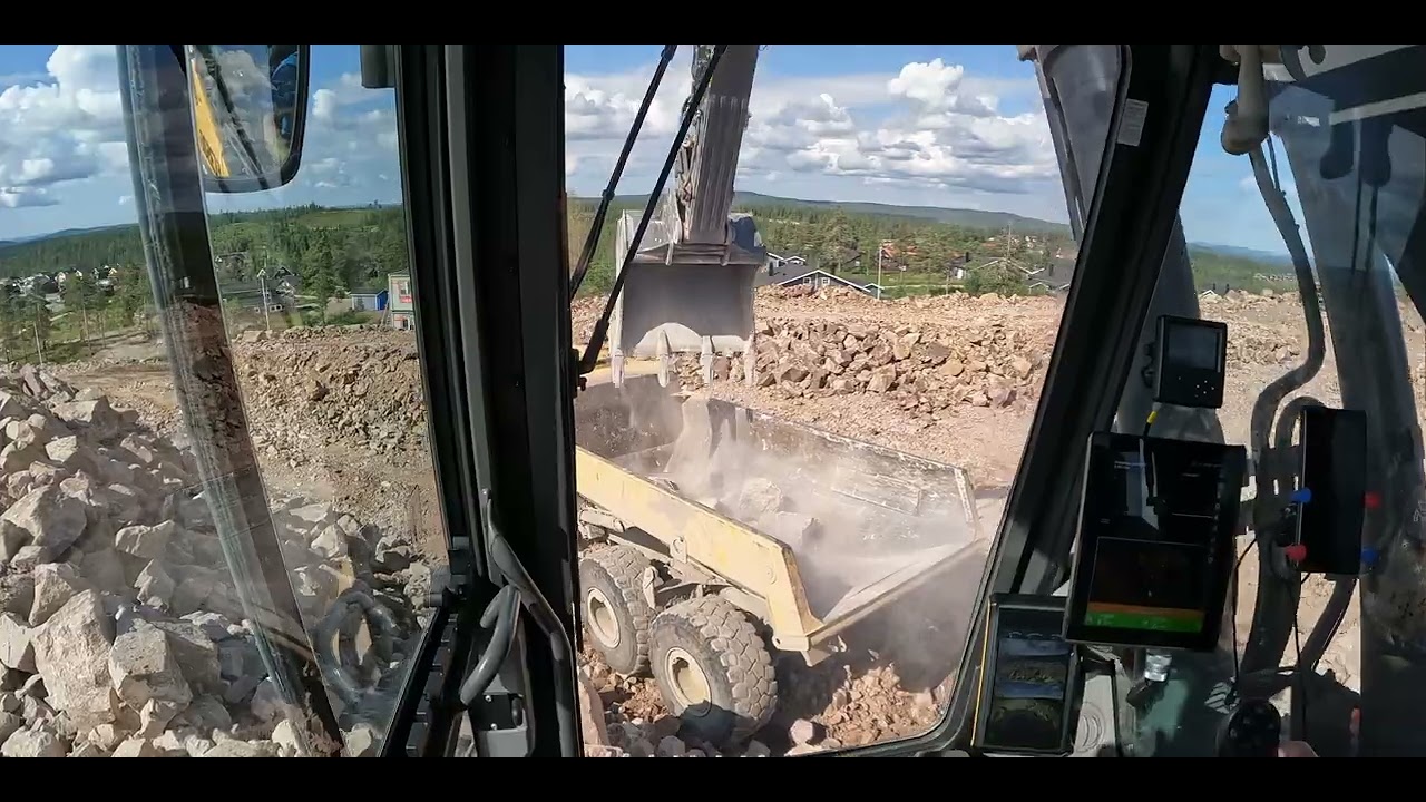 Volvo EC350EL Bergutlastning.