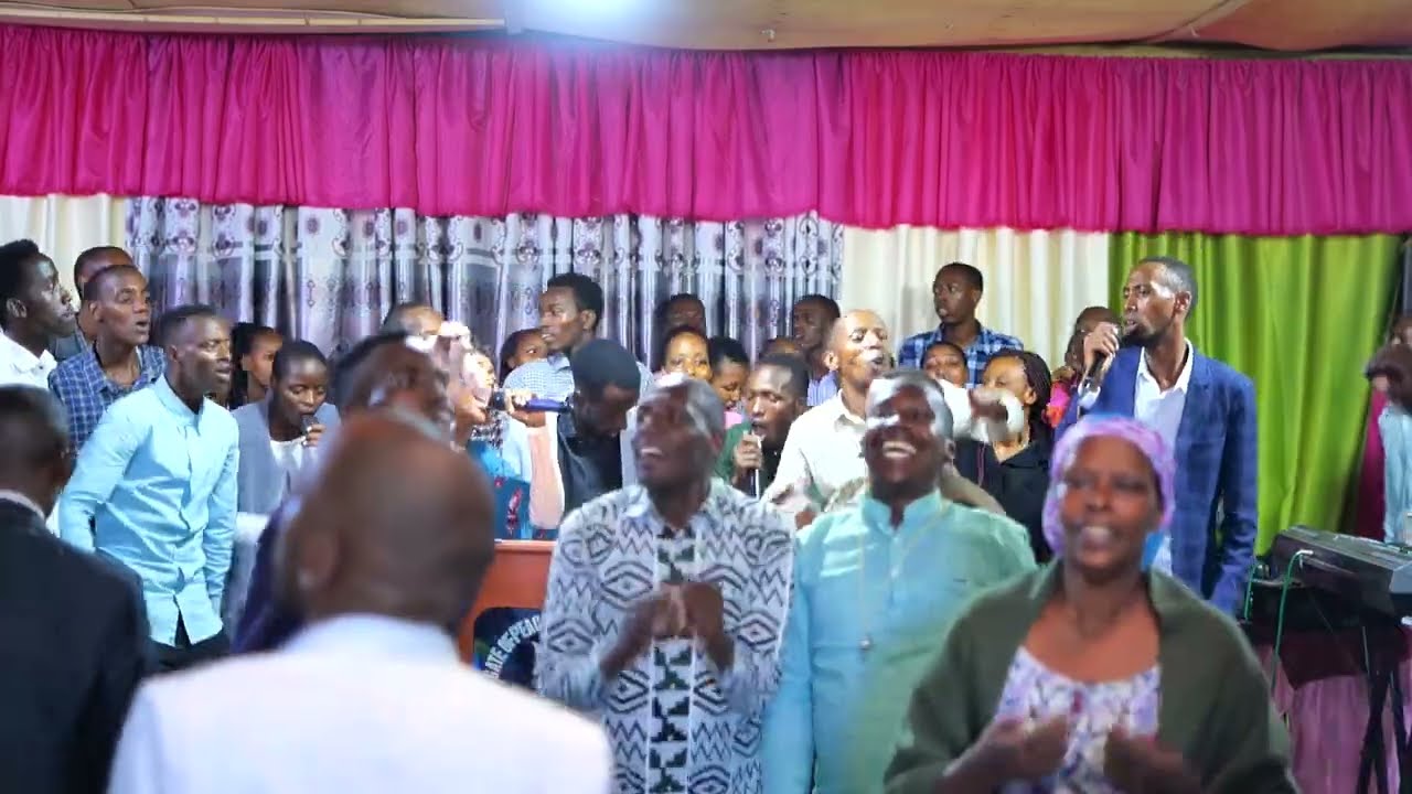 CHOIR ZA MPUZA MATORERO MUMAJWI MEZA MURI JESUS GATE OF PEACE CHURCH