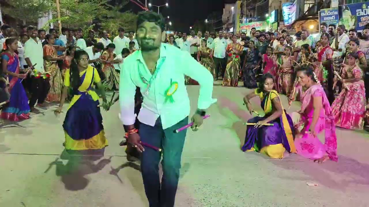 అశోక్ కోలాటం మైదుకూరు 9010051312 బద్వేల్ లో కృష్ణాష్టమి సందర్భంగా నెల్లూరి నెరజాన అంటూ చూడండి 
