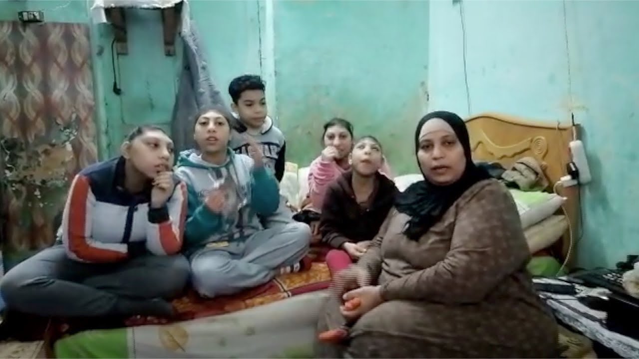 أم تستغيث لانقاذ بناتها: نفسي أعالجهم من ضمور في المخ