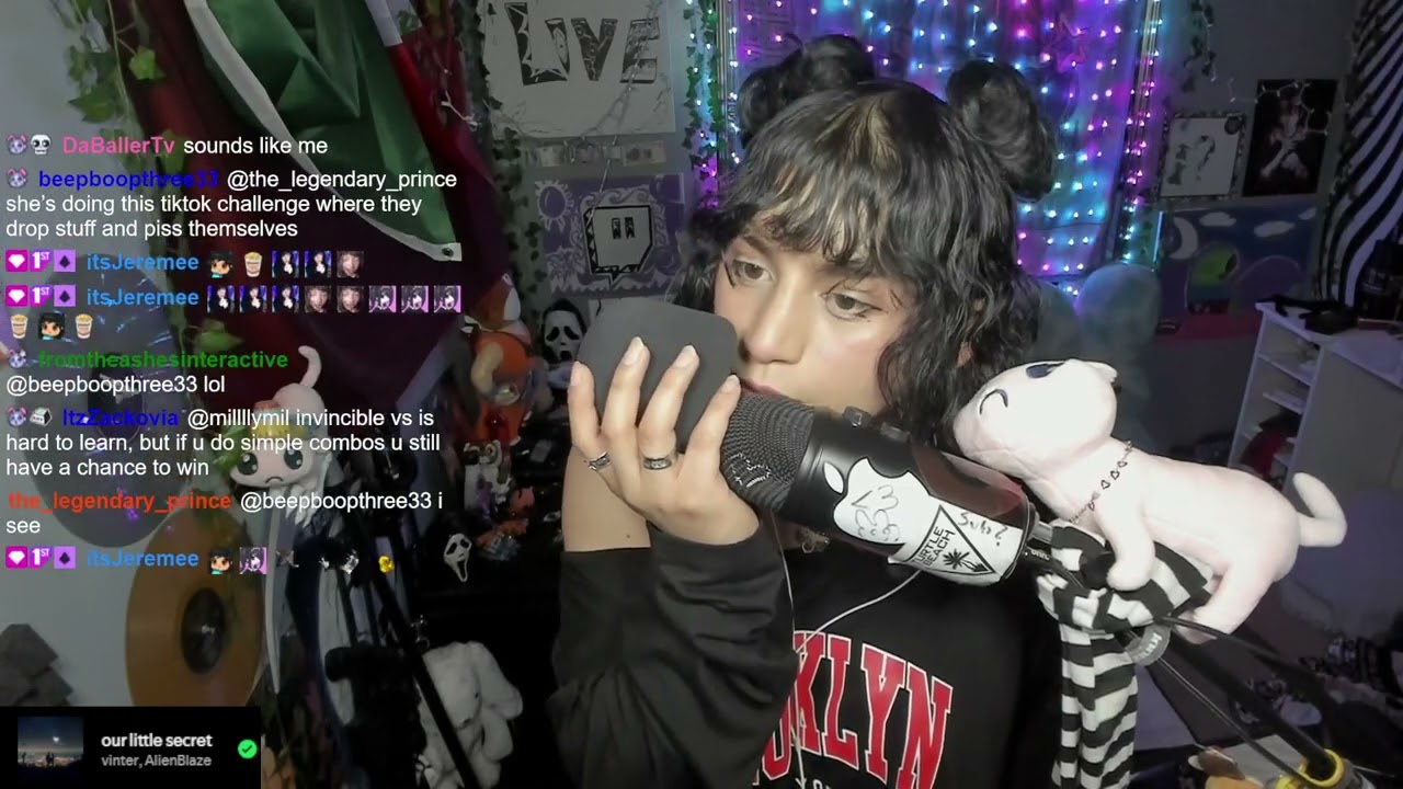 ASMR slurps and kisses c: 