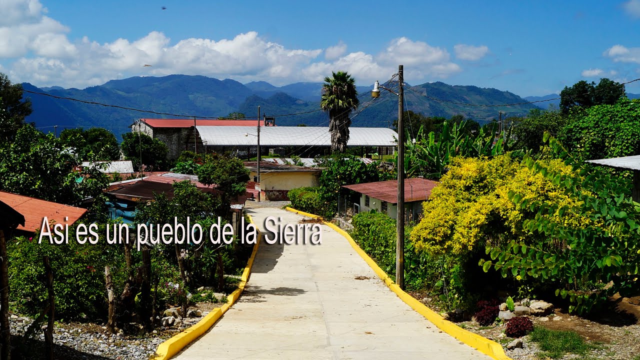 Fiesta en la SIERRA. danzantes en una boda