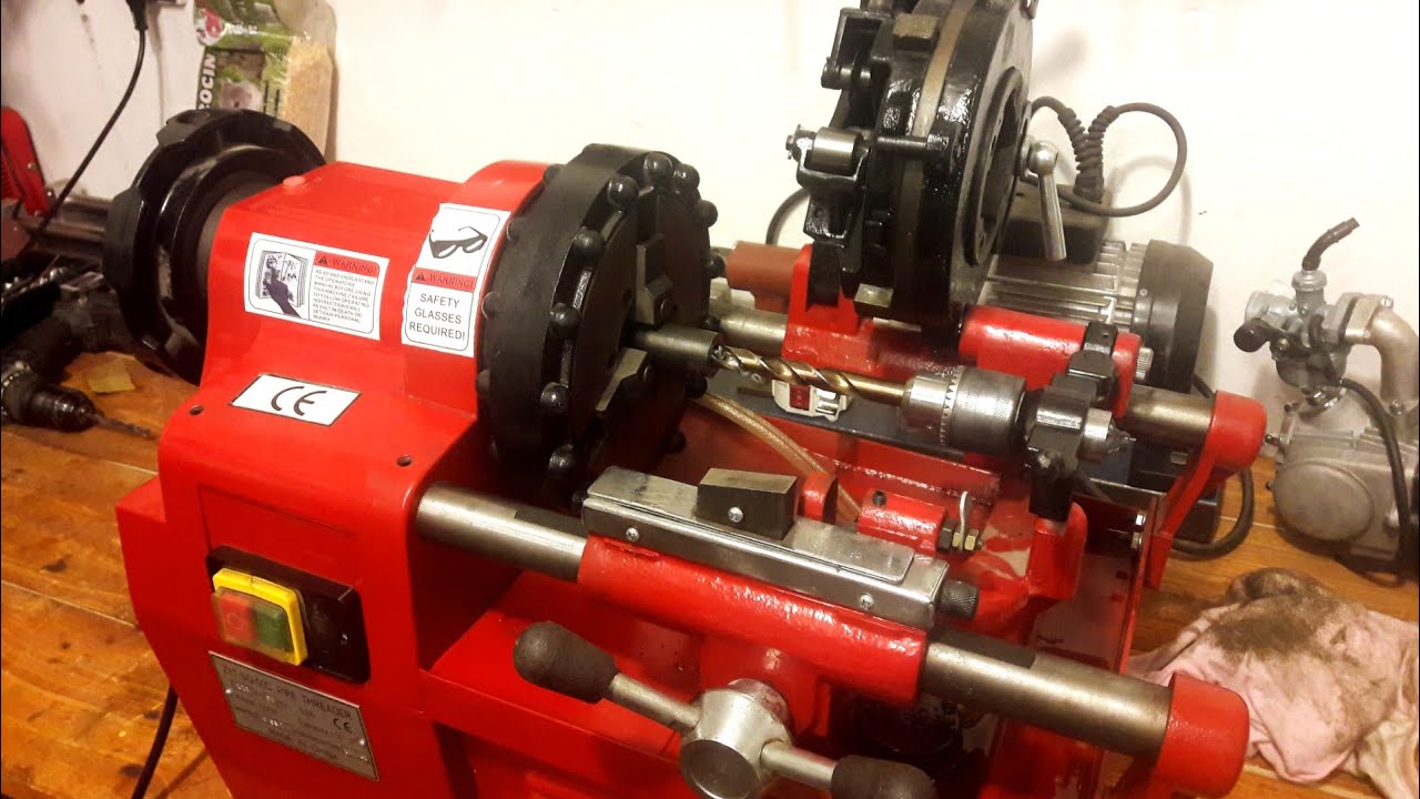 Electric pipe threader with drill chuck.