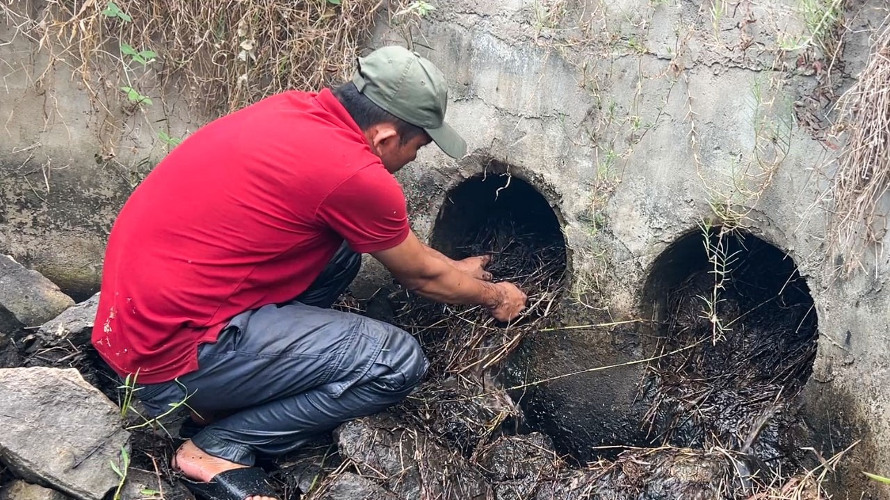 Action Remove Debris Flow Clogged Culvert Drain On Dry season