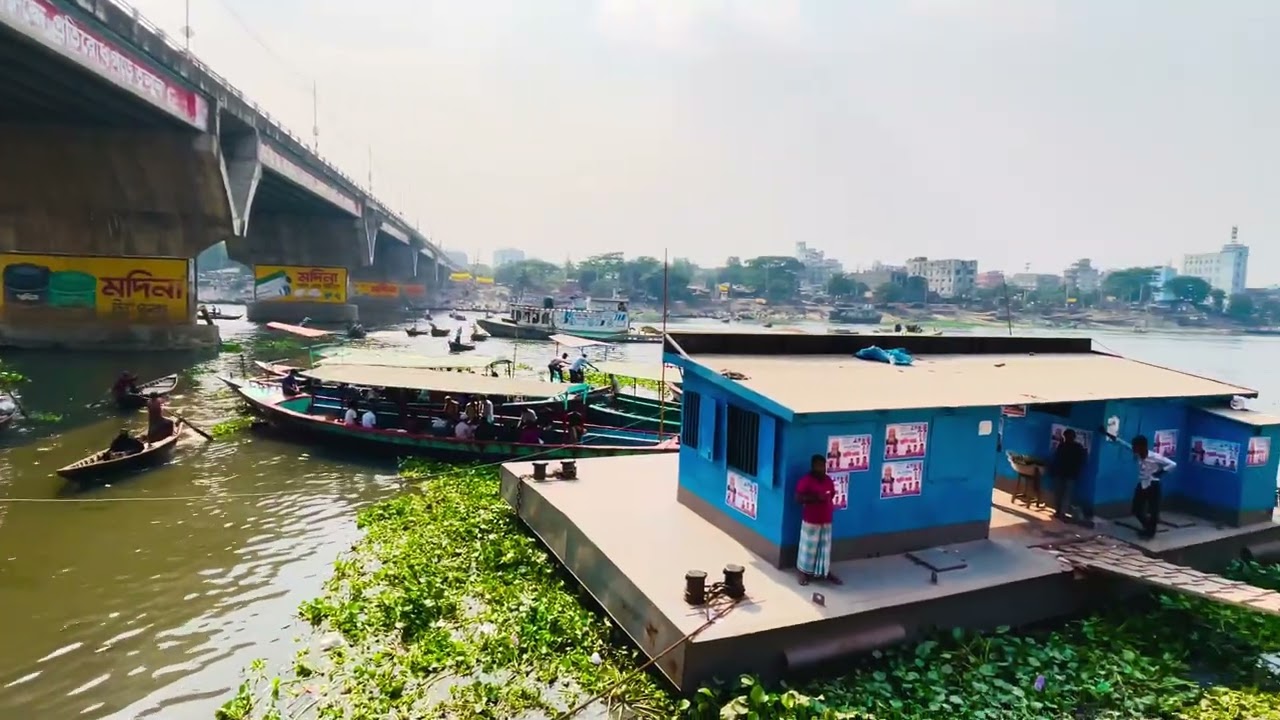 আর নয় জানজট ডাইরেক্ট খোলামোড়া। ছোট ট্রলার।