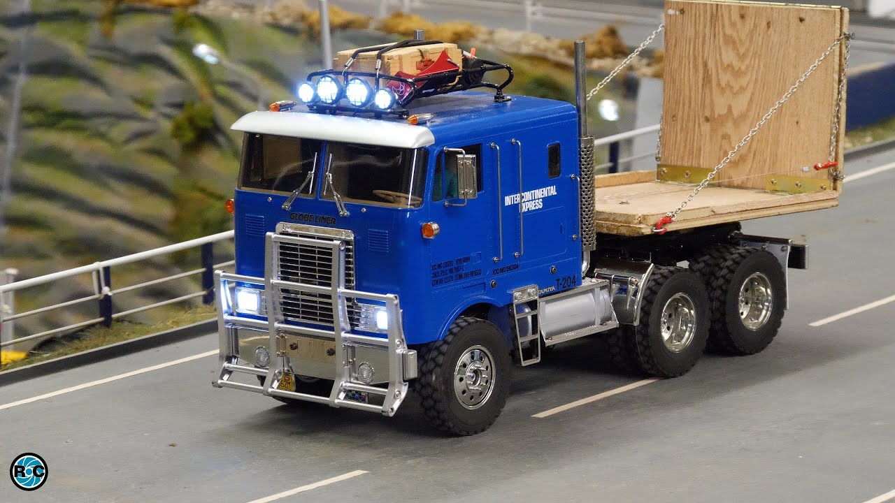 RC Trucking Across the Globe: The Intercontinental Express! GlobeLiner RC Truck at MTC Osnabrück