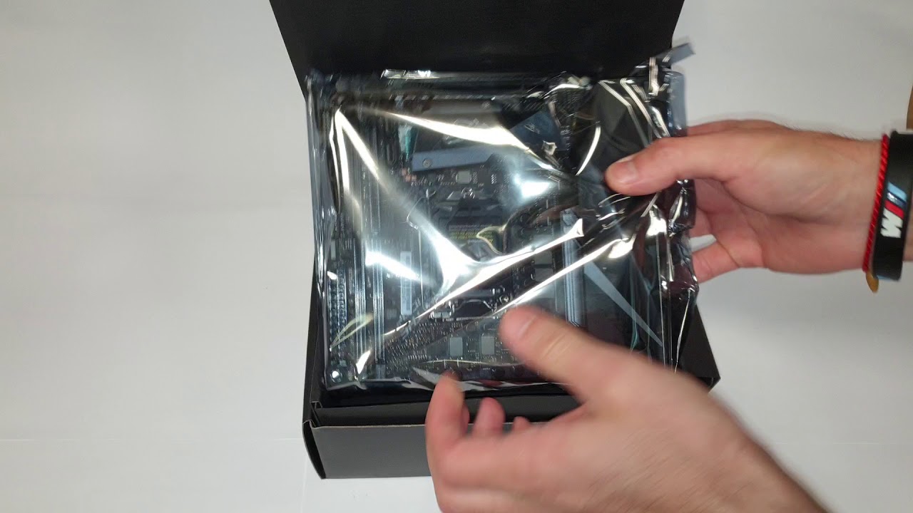 Unboxing ASUS ROG STRIX H370-I GAMING