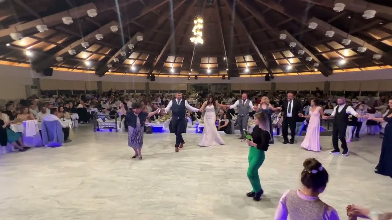 Το Τραγούδι του Γαμπρού Αρχοντικό Σκούρας Λαμία χορεύει η μάνα το τραγούδι μου ! ΓΛΥΚΕΡΙΑ ΚΩΣΤΟΥΛΑ