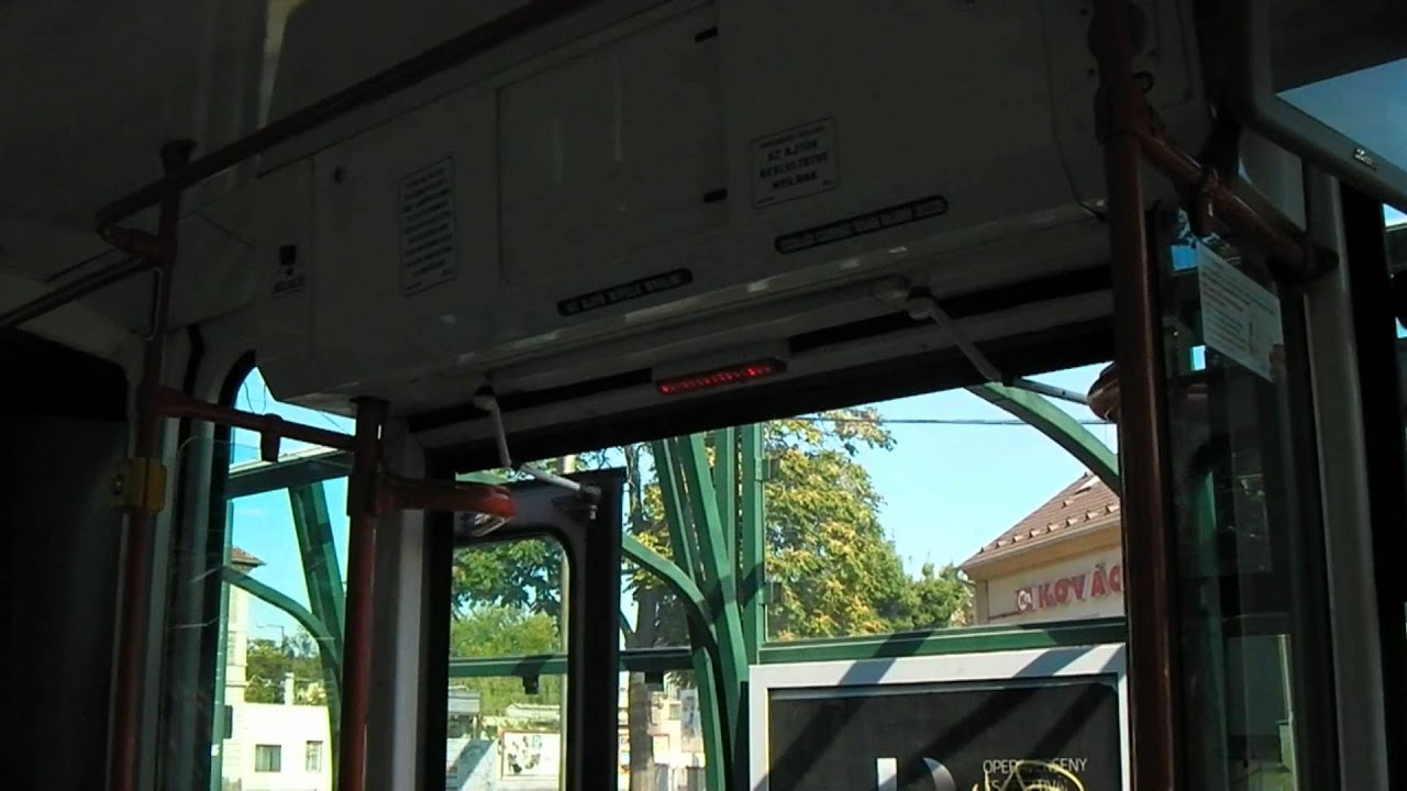 The strangest door closing chime