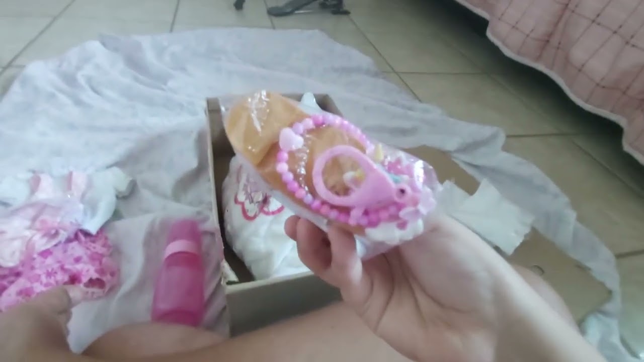 ABRINDO BEBÊ REBORN USADA OLHA O QUE ACONTECEU 
