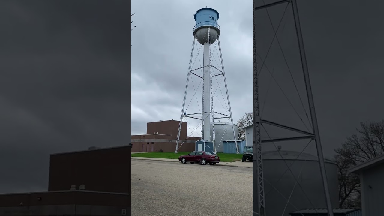 D.E.W. (15/20 Port) Siren Activation For Parade/Siren Event | Forman ND (Phone Video 2)