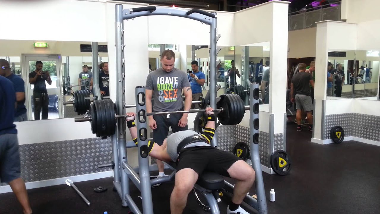200kg (441lbs) bench press