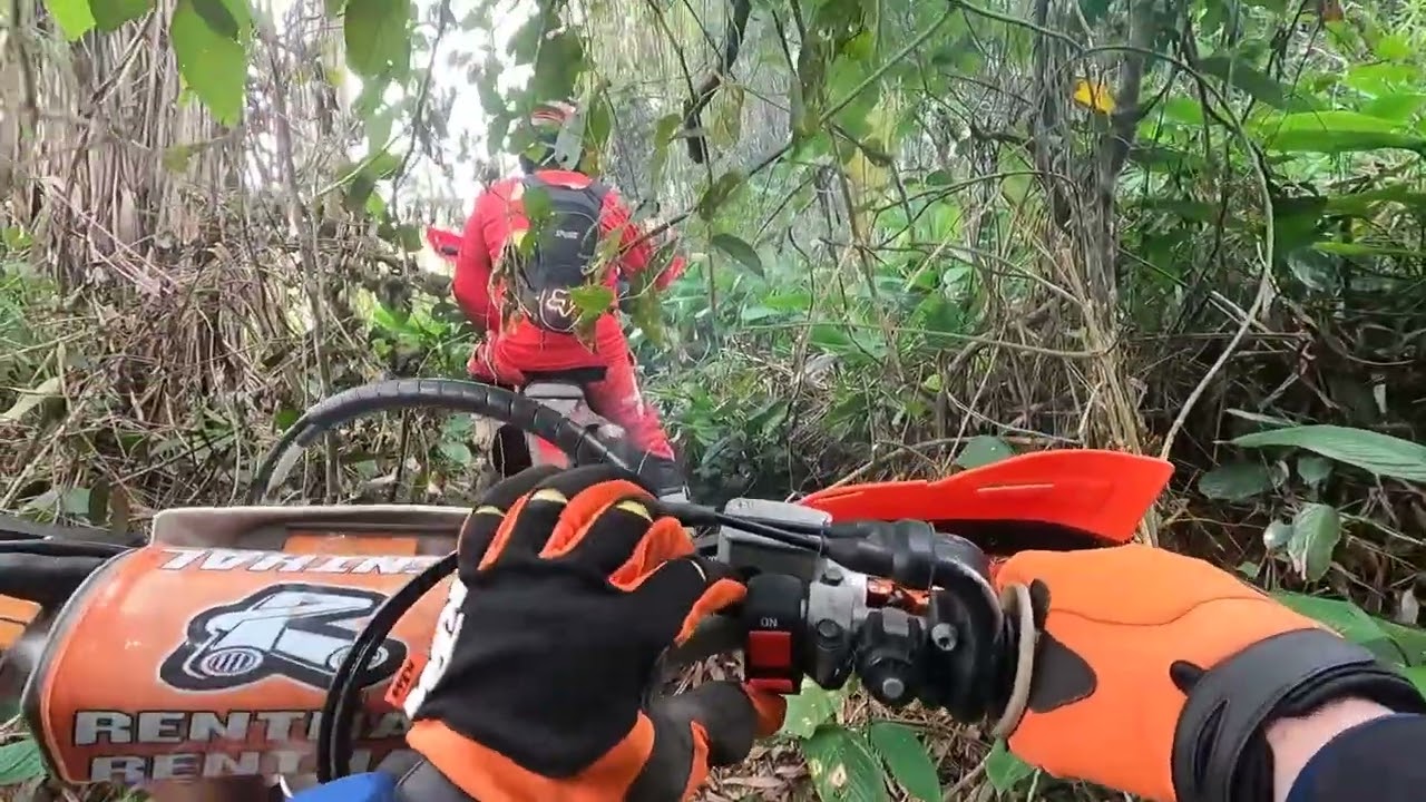 Testando a MXF 2T 250 TSX na trilha.