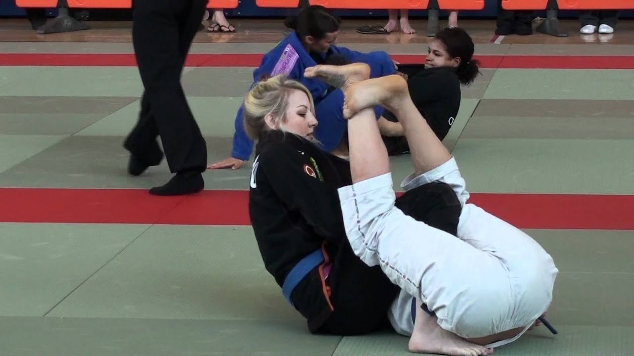 Submission #1043 - Kirsty Utting vs Adriana Gibadulinova