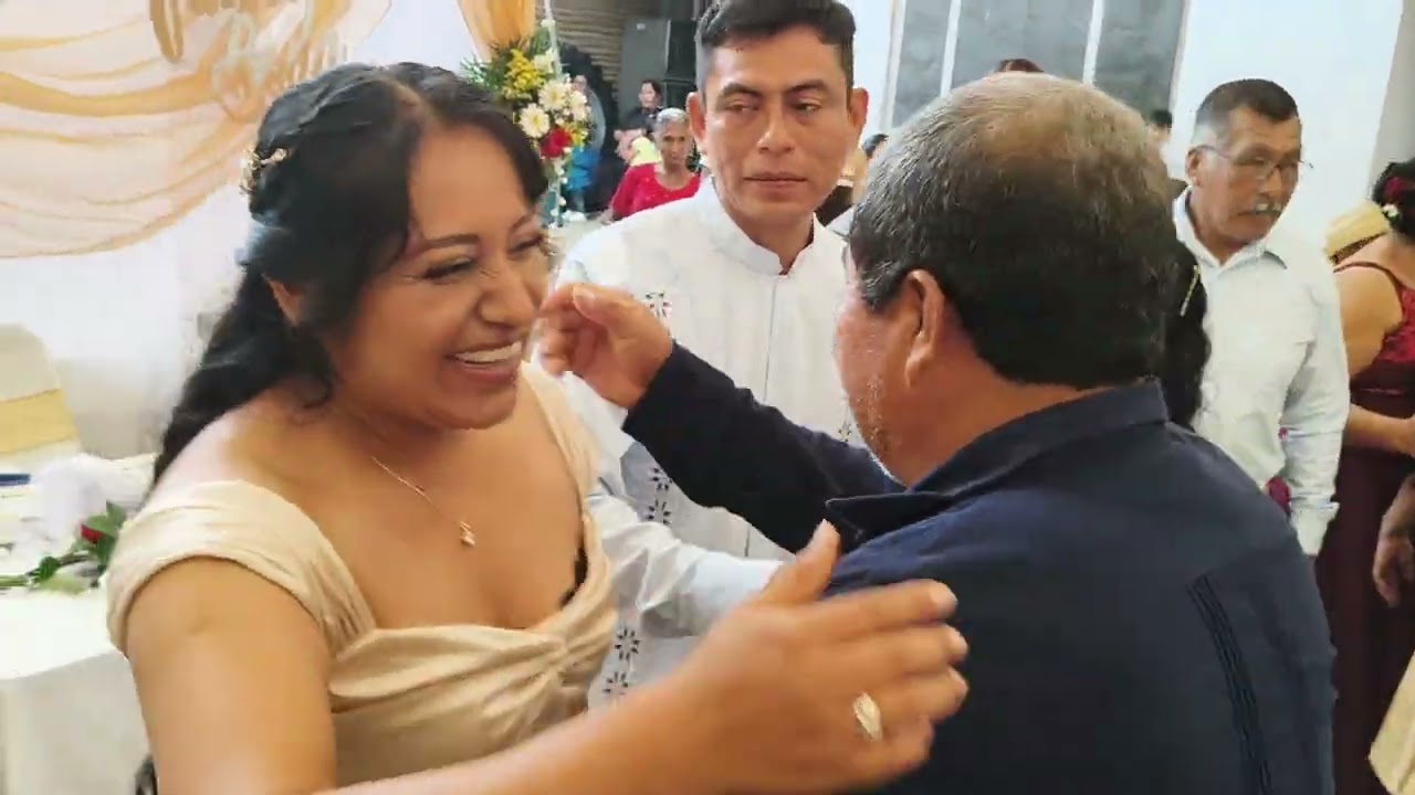 Tarde de fiesta en  Camotipan  Chicontepec, Veracruz. boda de Rey y Gris