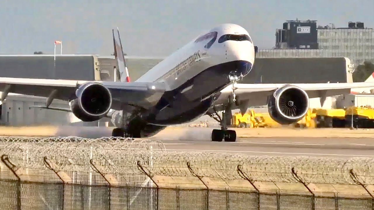 Plane Loses Lift During Windshear