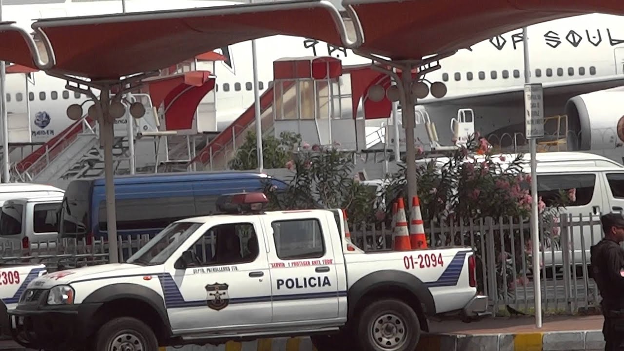 Llegada del Ed Force One a El Salvador