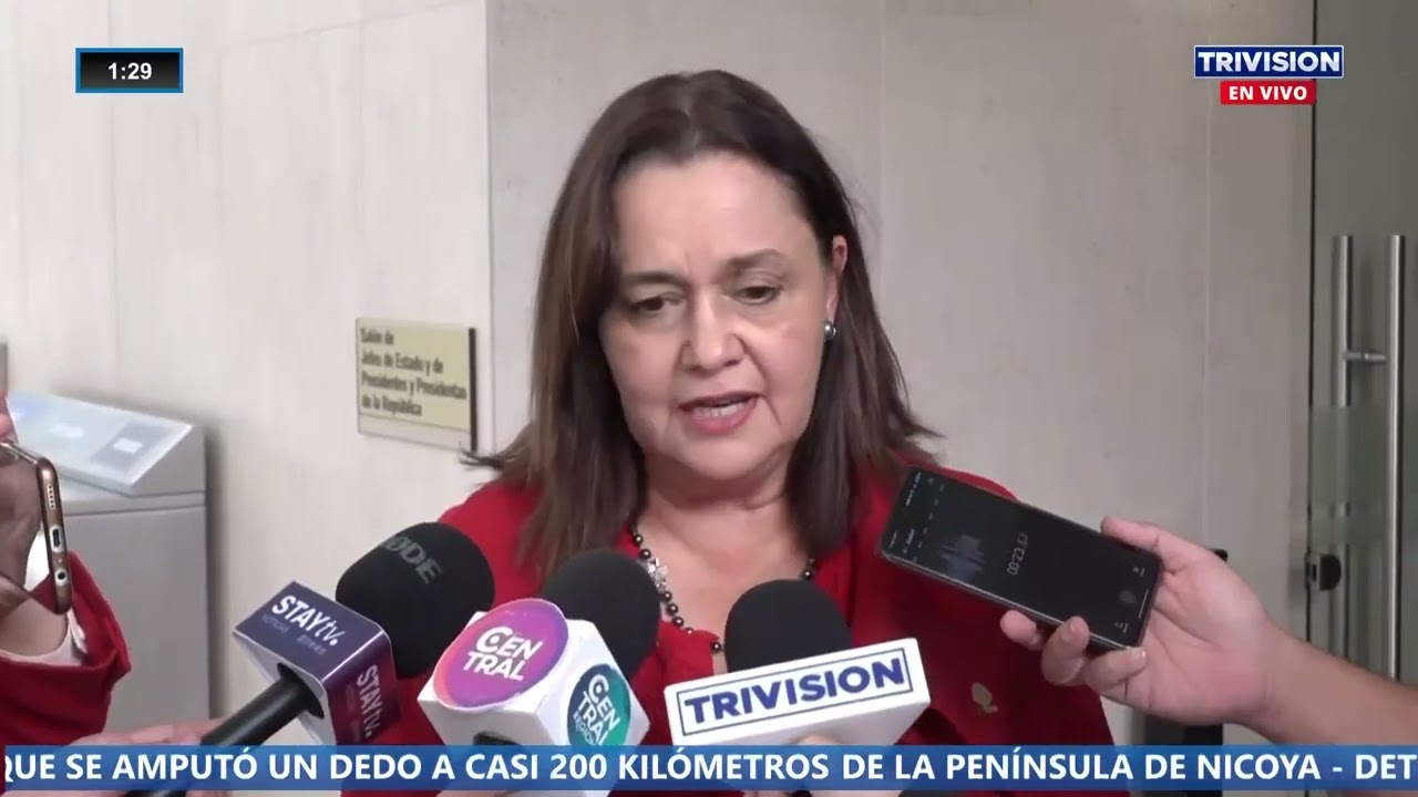 Diputados se reúnen con representantes del Fondo Monetario Internacional.