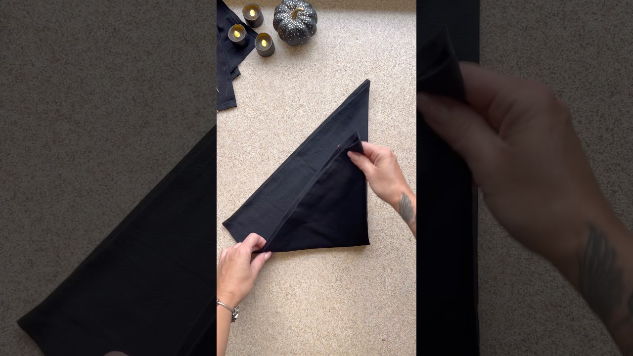 Impress your guests with this Halloween napkin trick!