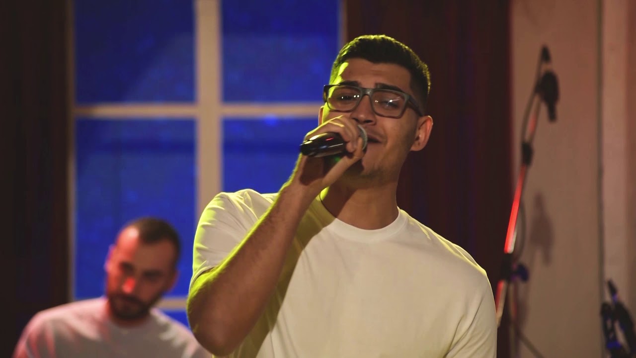 Cede Spasic - A jas ostanav tebe da te cekam (Live Music ShowROOM)