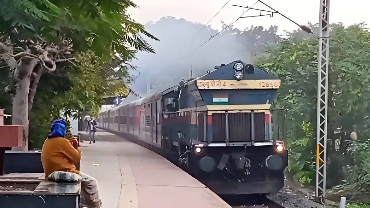 ALCO SMOKE & ROAR💨🔊 WDG-4 & WAP7 Shunting Tiruchirapalli - Howrah SF Express 💥🚂