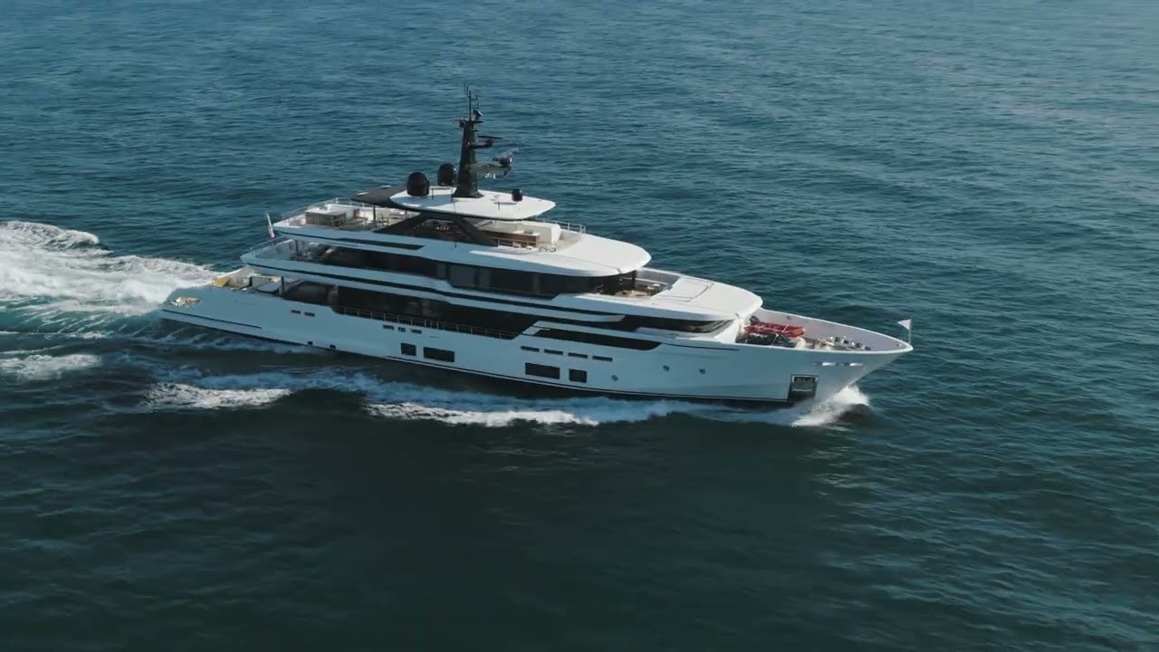 Luxury Super Yachts - Custom Line 50 Boat Anatomy - Ferretti Group