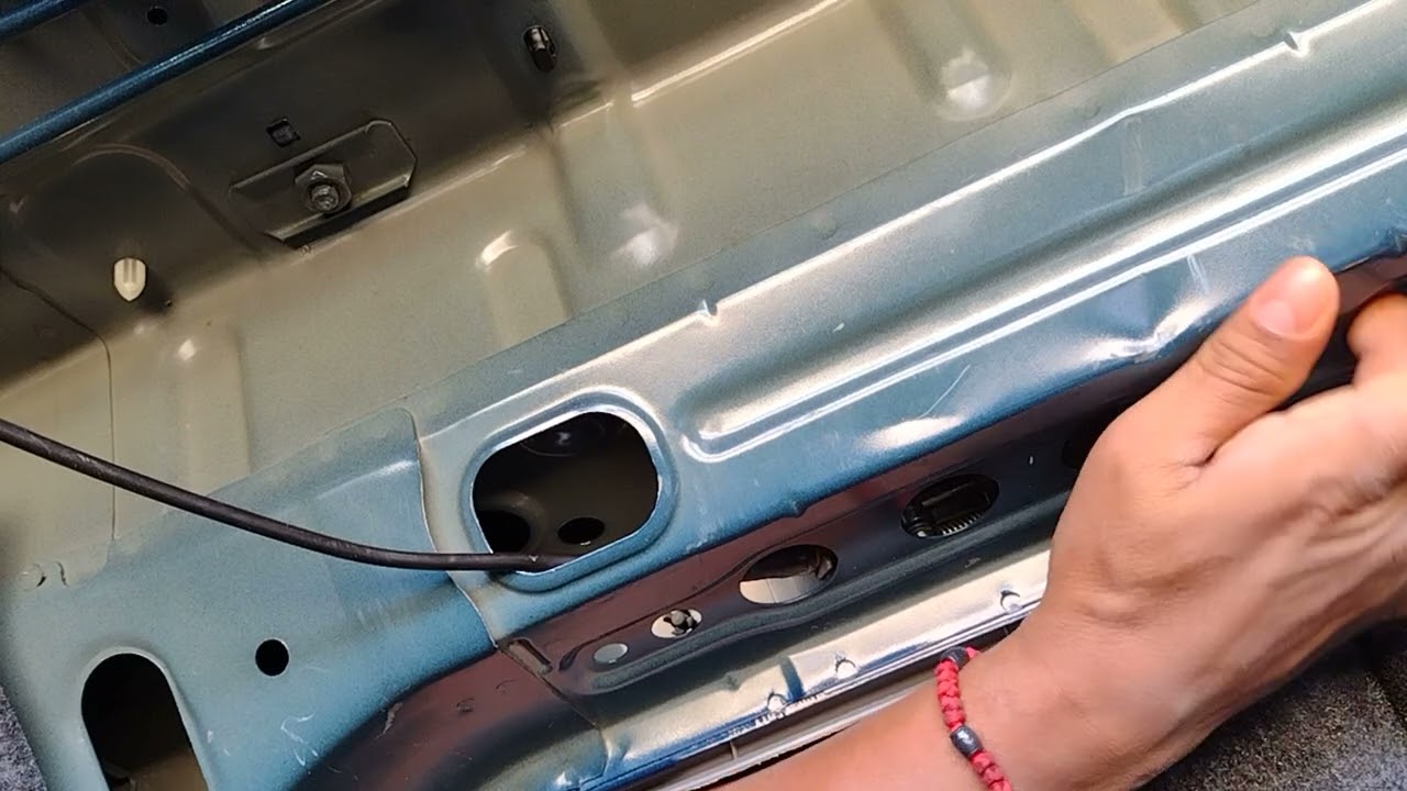 Como Abrir Un Baul Con Chapa Des Conpuesta Toyota Corolla 2003-2005