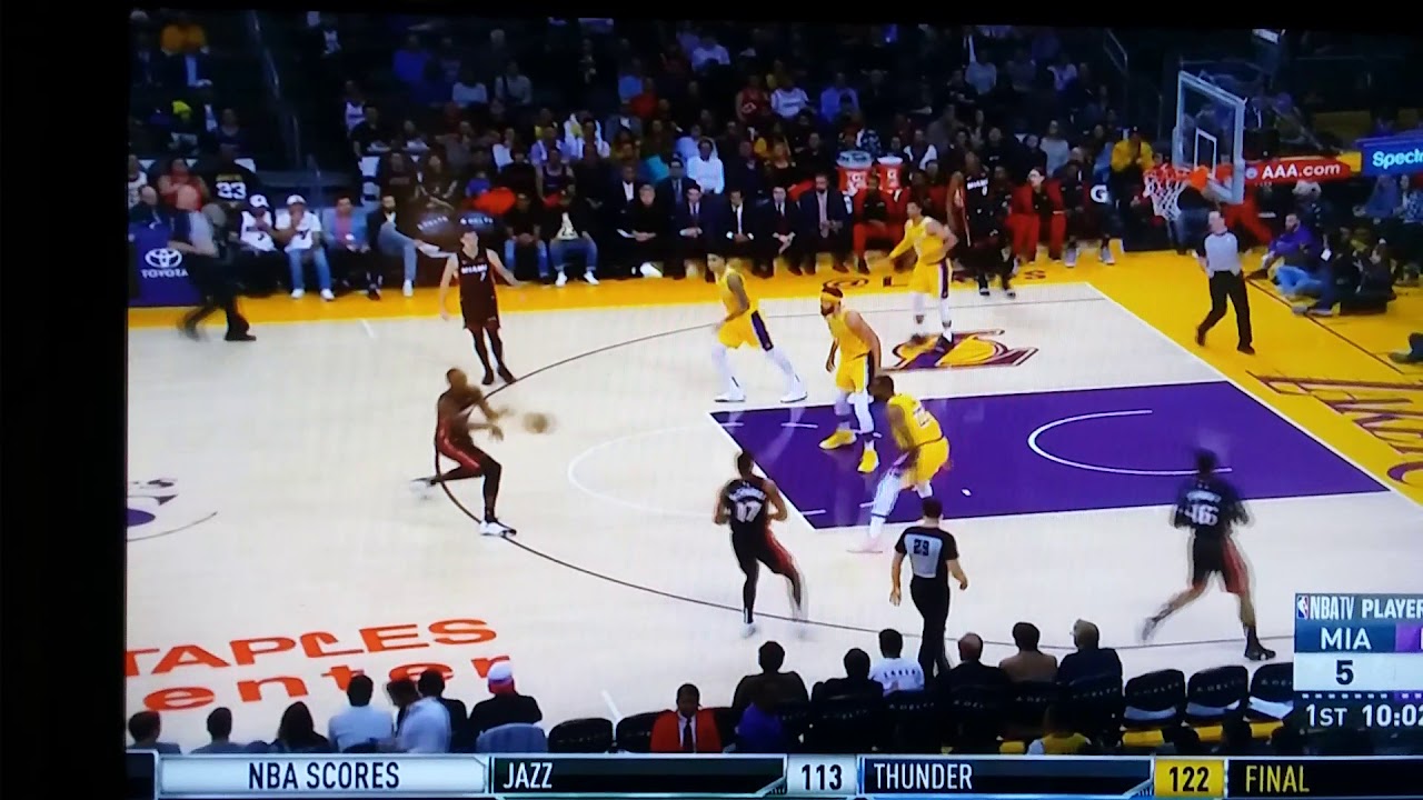 Lonzo Ball misses 2 layups by himself!!!! LeBron James shakes his head lol