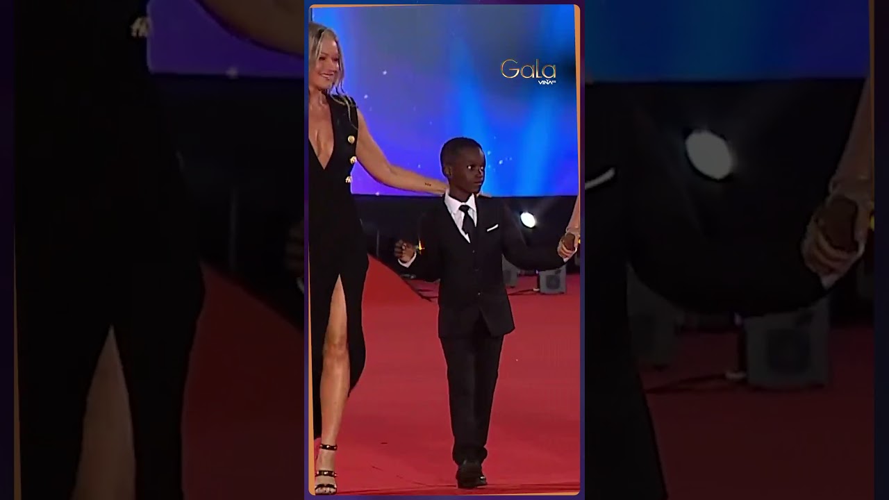 &iexcl;Una familia deslumbrante! Los Araneda Vacarezza hacen su paso por la alfombra roja de la Gala 2025