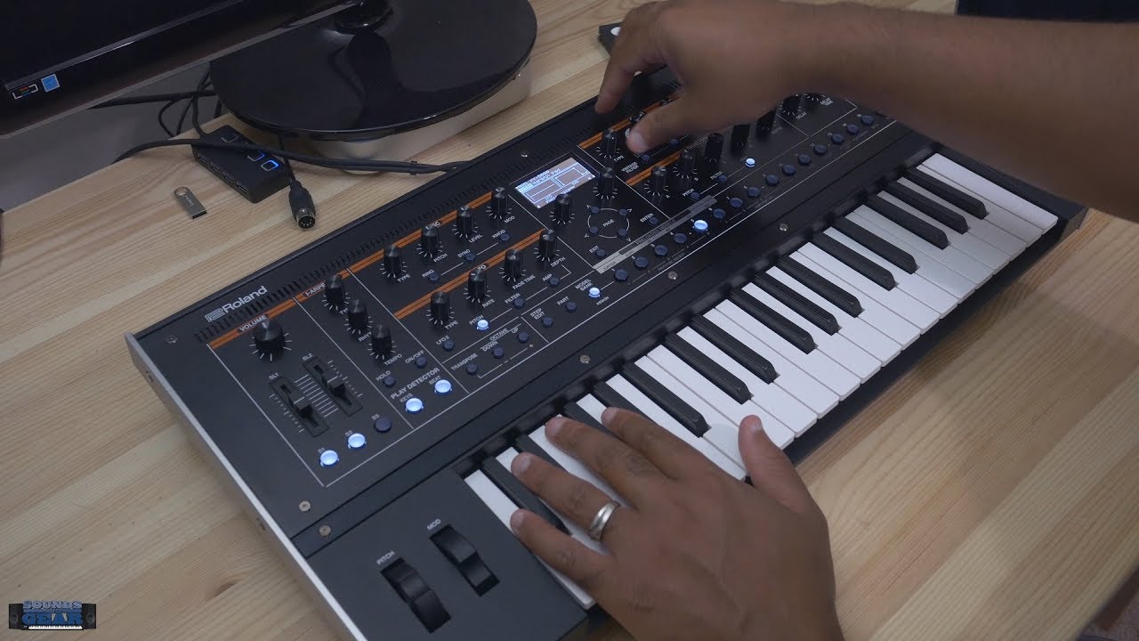 Впервые играю на Roland Jupiter-Xm! — Мои мысли