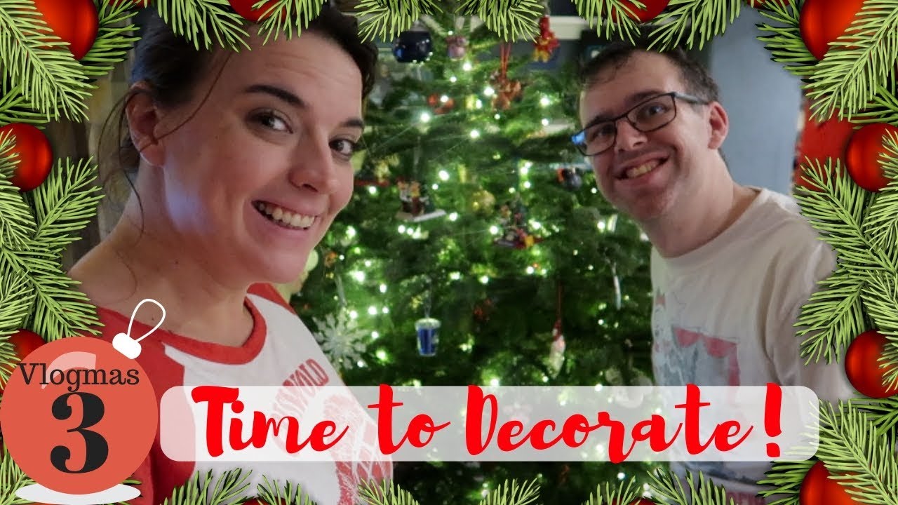 Decorating for Christmas! | Vlogmas Day 3 KrispySmore 2018
