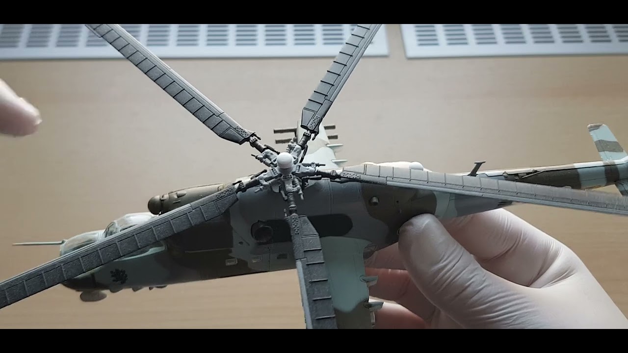 Easy Model Mil Mi-24 Hind 1:72 Fertigmodell der Tschechien  Streitkr&auml;fte