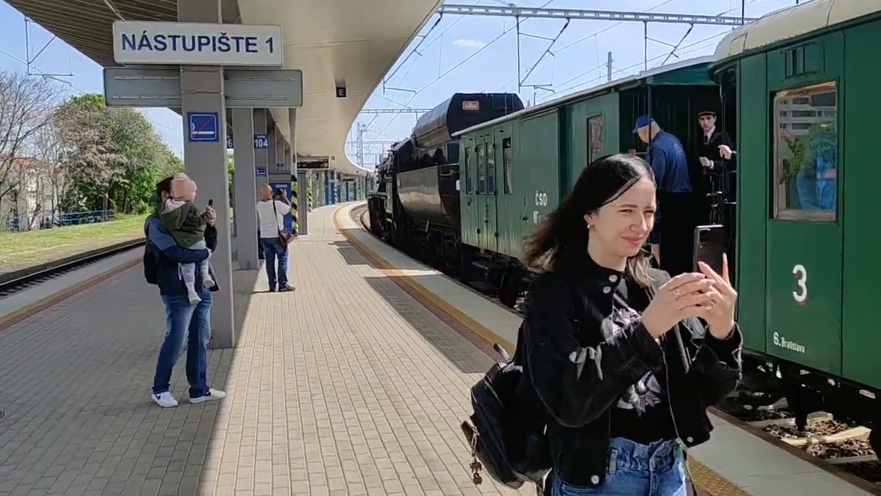 Parný rušeň 555 3008 (Mazutka)  pri príležitosti 150 rokov trate Bratislava - Trnava.  01.05.2023