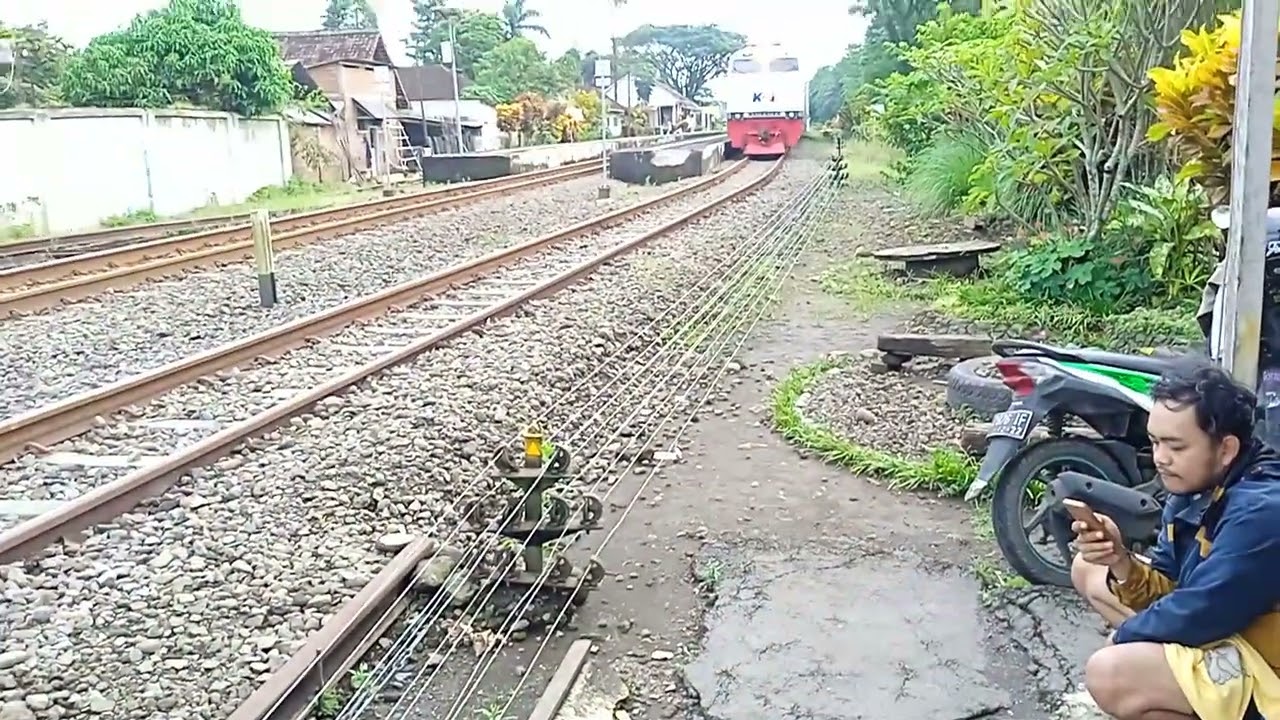 CL Penataran berangkat stasiun pakisaji#keretaapi#keretaekonomi 