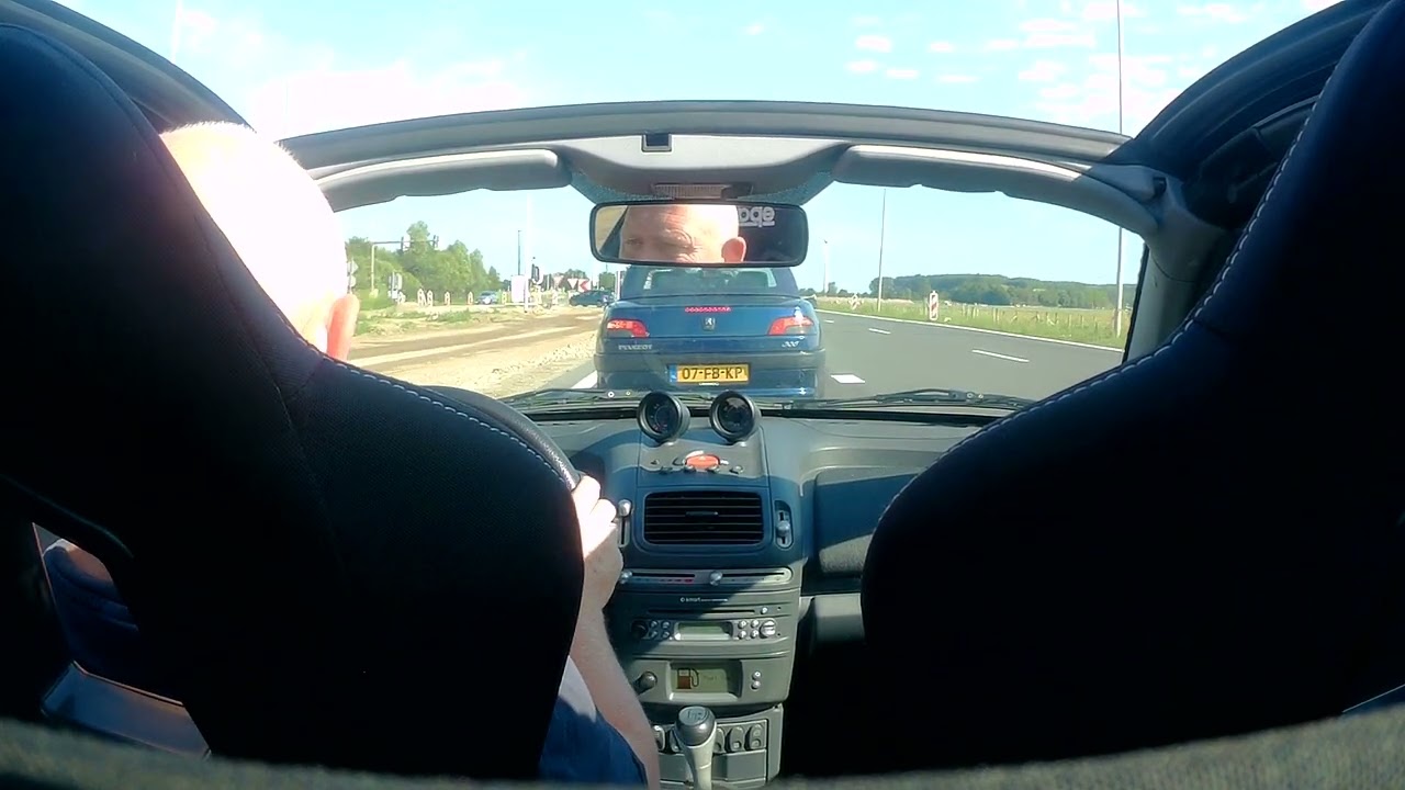 Smart Roadster Coupe onboard.
