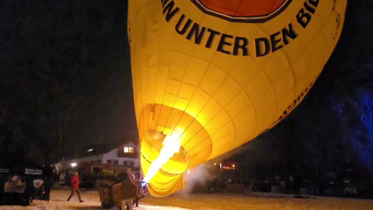 4. 25. Tegernseer Tal Montgolfiade 06.02.2026 Ballongl&uuml;hen - kein Gas ;) - aus, Bad Wiessee im Regen