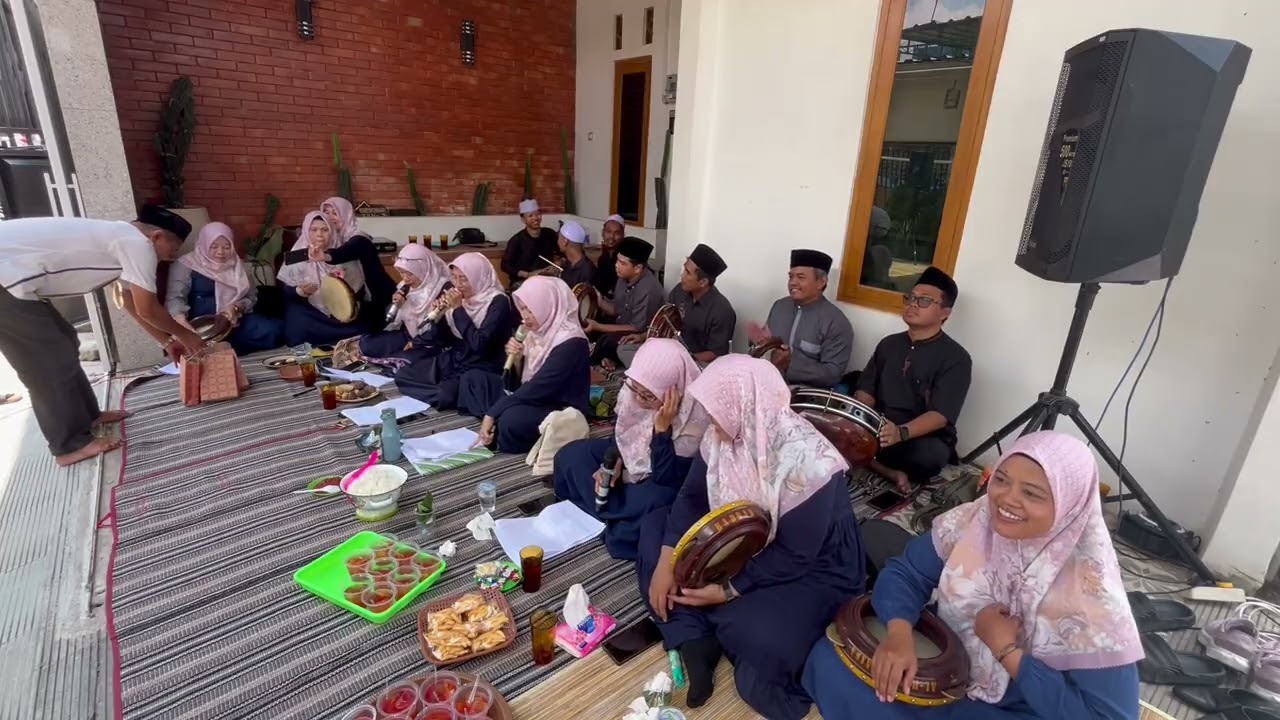 Hadroh Suasana Hati Guru SMKN 1 SKA - Sholawatan