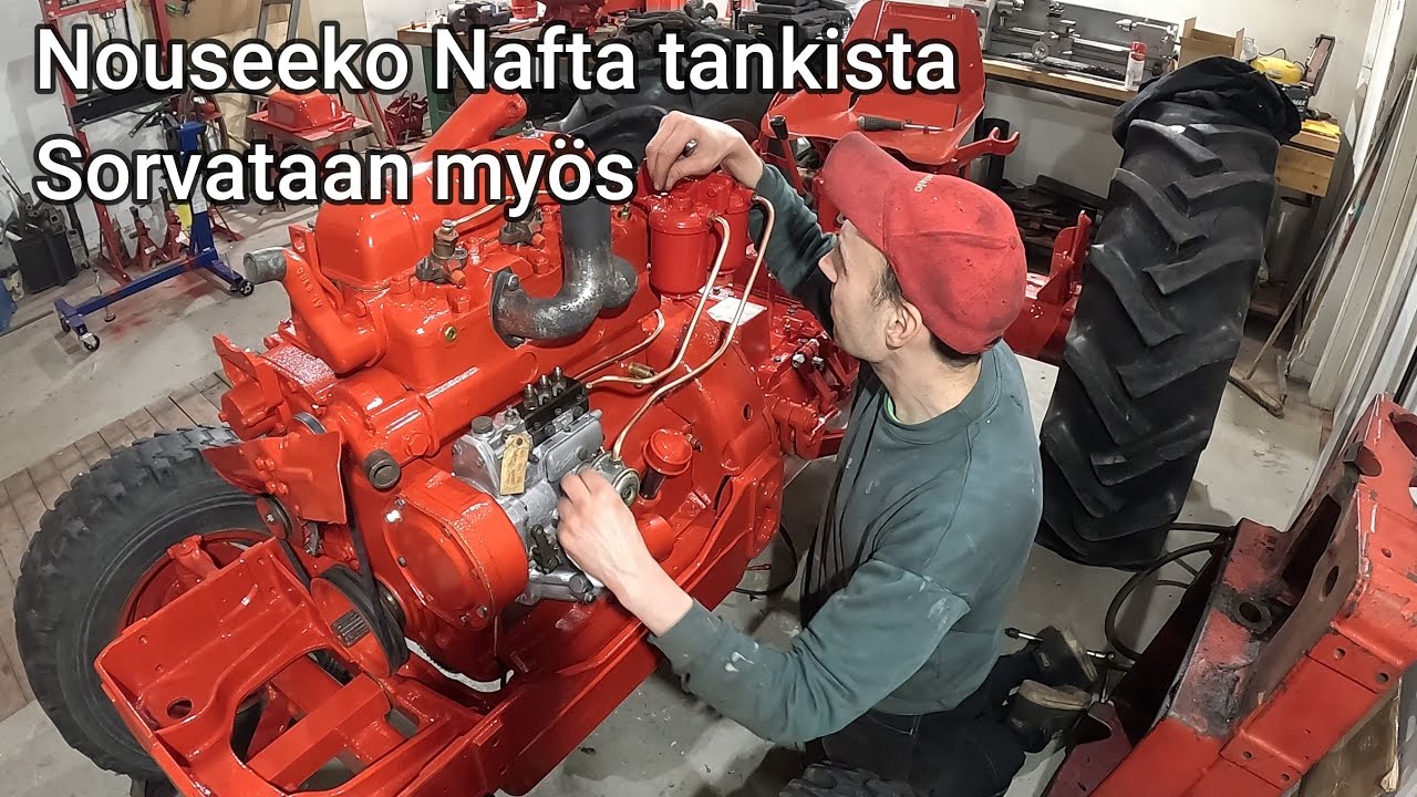 Valmet 565.2 - Uudetpolttoaineputket & Kytkinpoljin akselin sorvausta