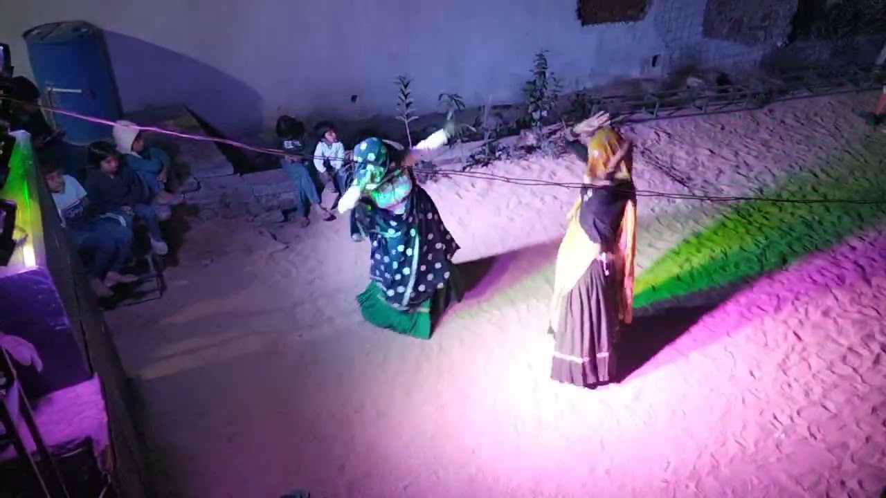 चुडो पहरुगी लखेरा ऊपर महल मै आजा।        डांस 