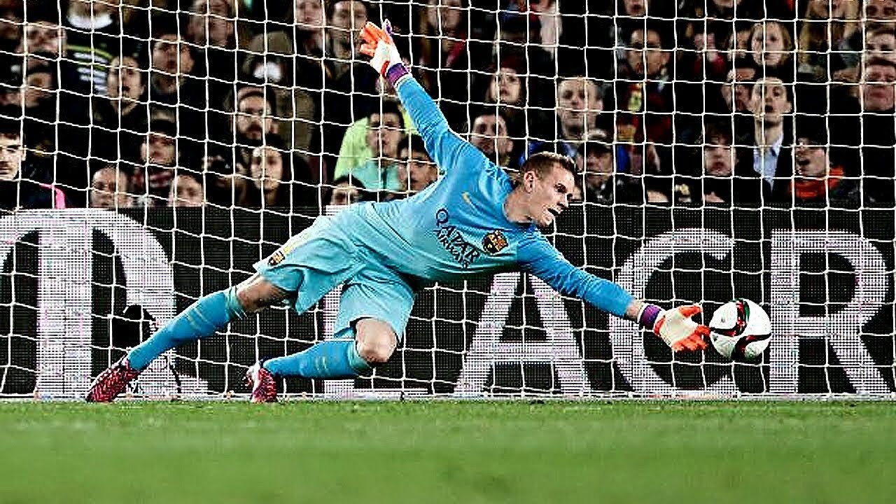 Best OF Goalkeeper Saves Football 2019● HD