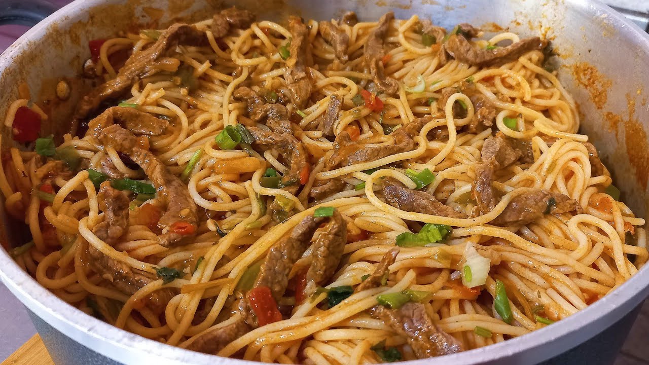 MACARRÃO AO BIFE ACEBOLADO, SUCULENTO E SABOROSO | DICAS DA VALL