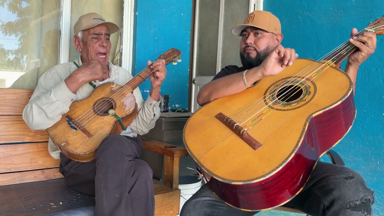 Tocando con mi papá chito 🙏