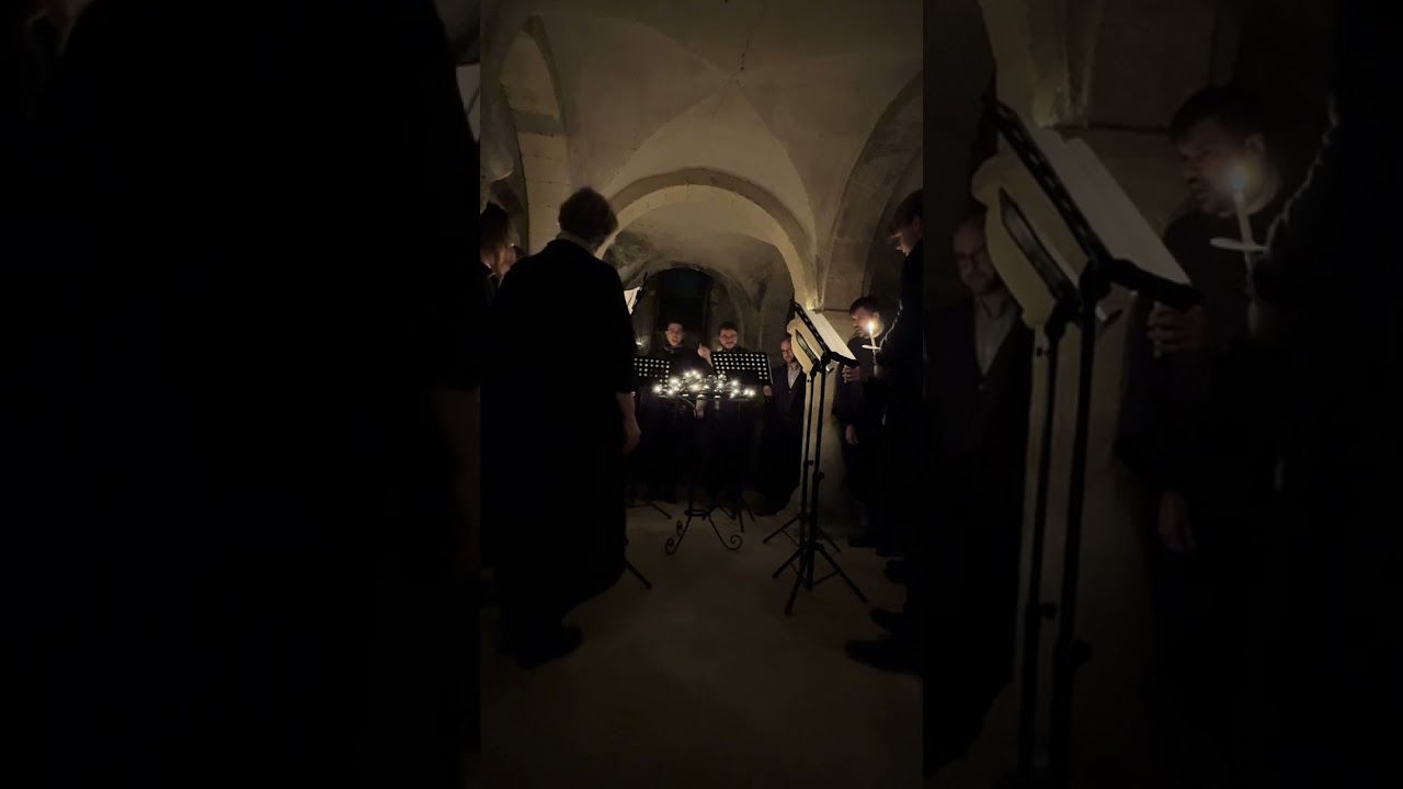 'Tu es Petrus' in the Crypt of St-Peter-in-the-East (St Edmund Consort)